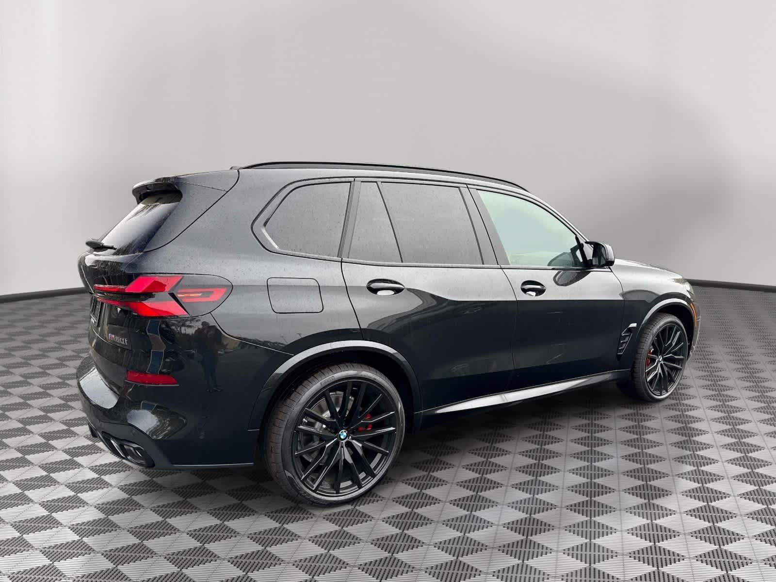 2026 BMW X5 M60i M60i
