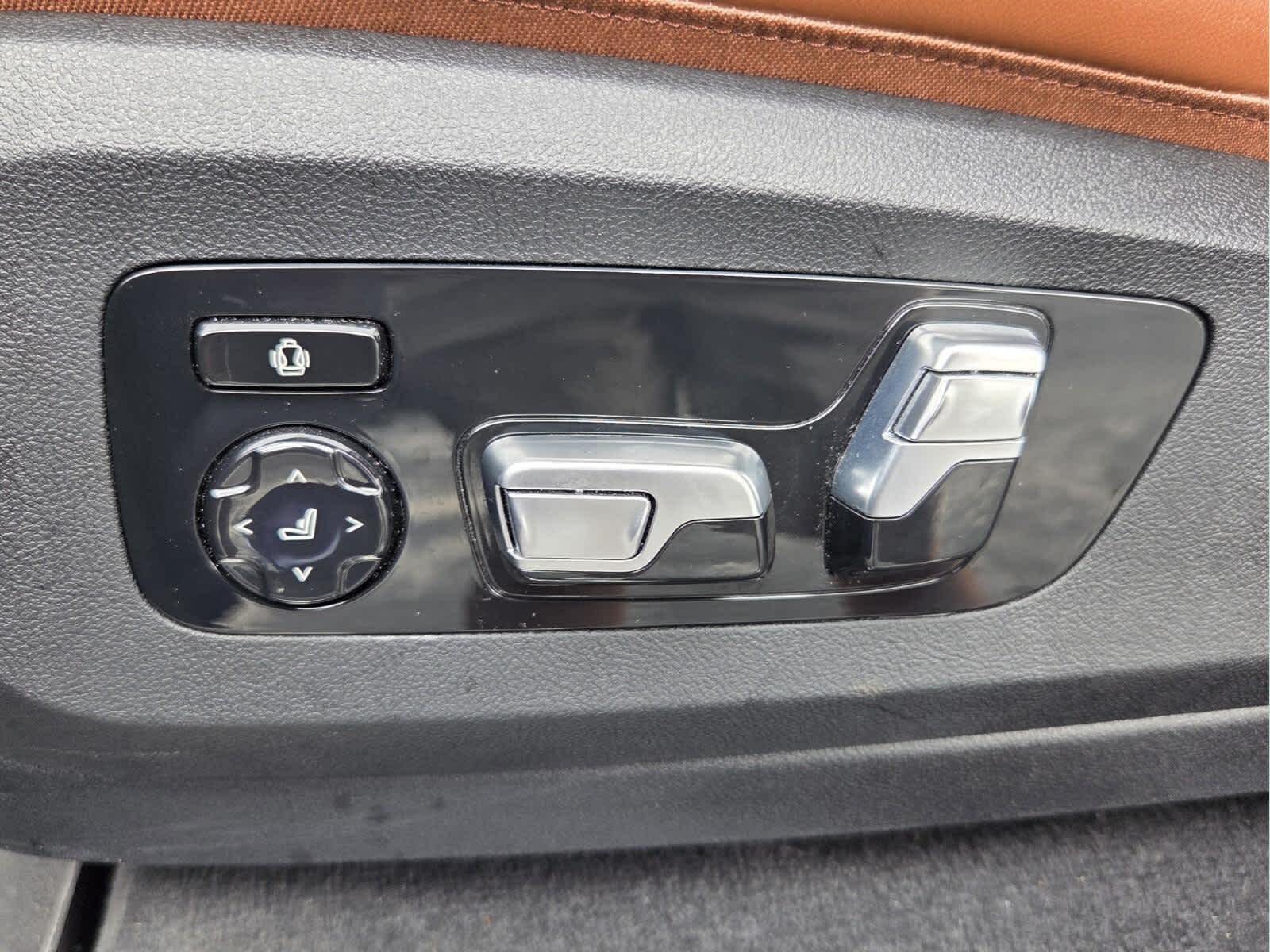 2024 BMW X5 M60i M60i