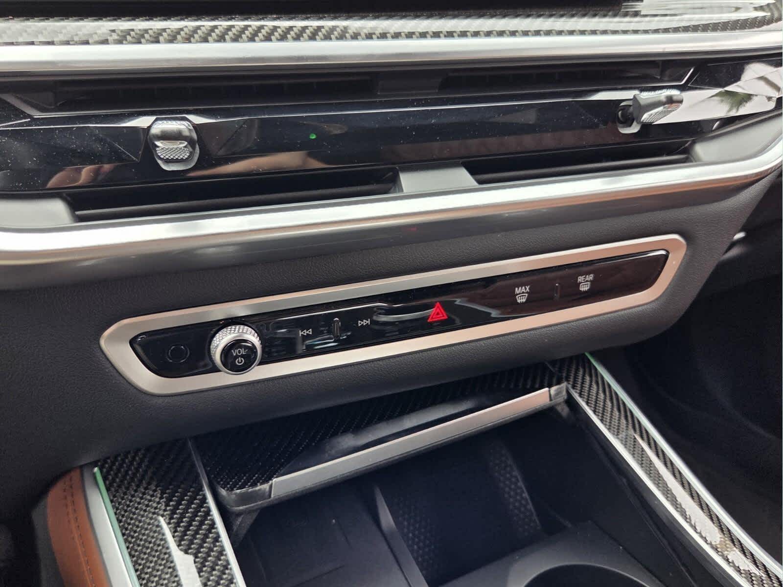 2024 BMW X5 M60i M60i