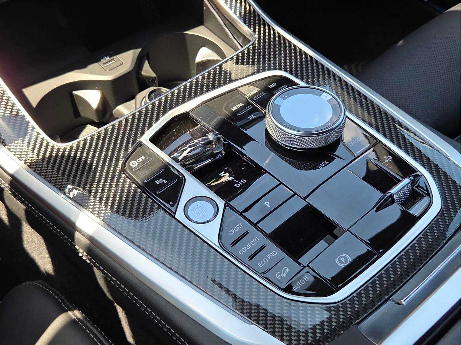 2026 BMW X5 M60i M60i