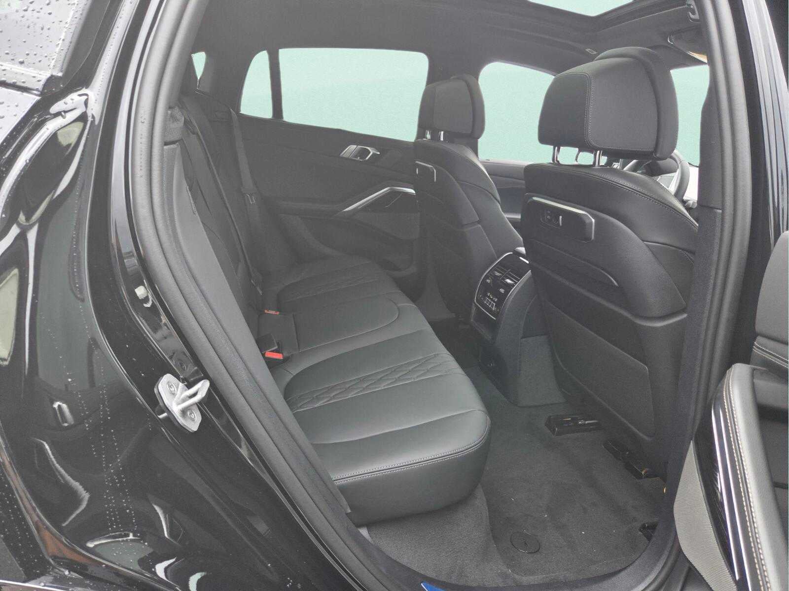 2027 BMW X6 xDrive40i xDrive40i