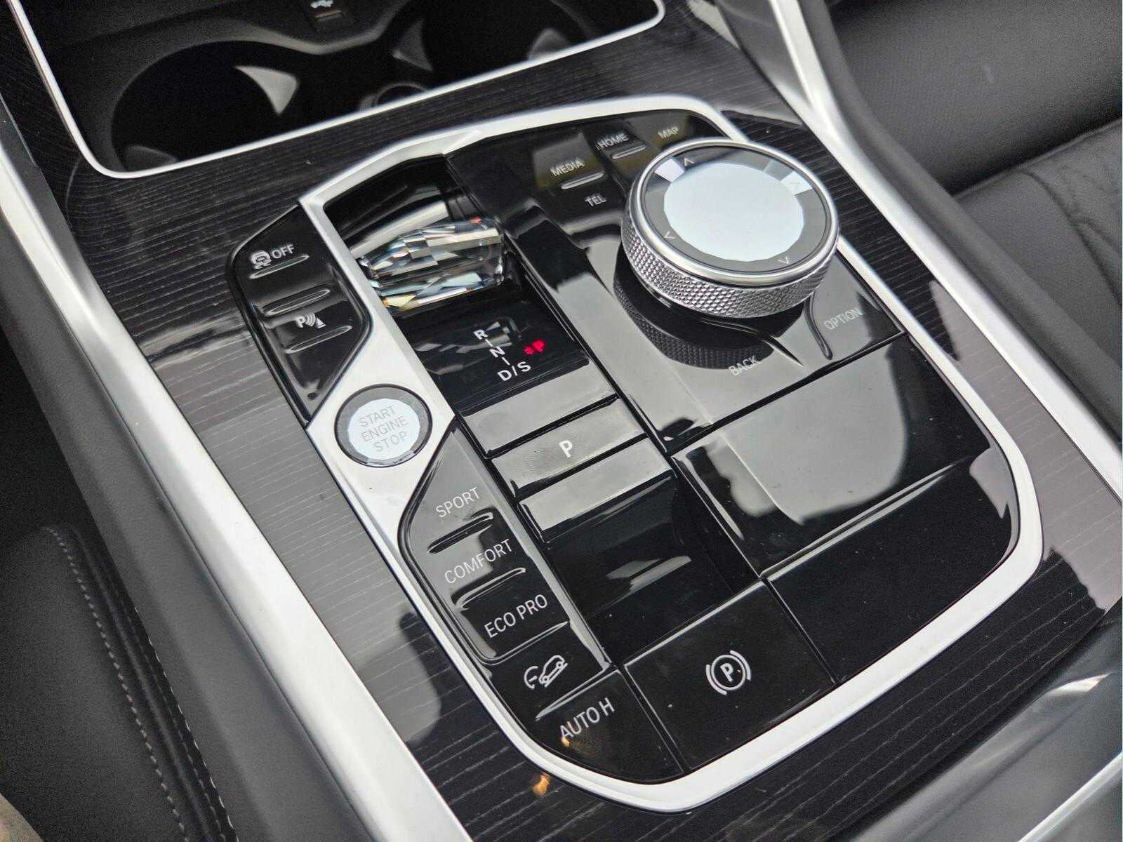2027 BMW X6 xDrive40i xDrive40i