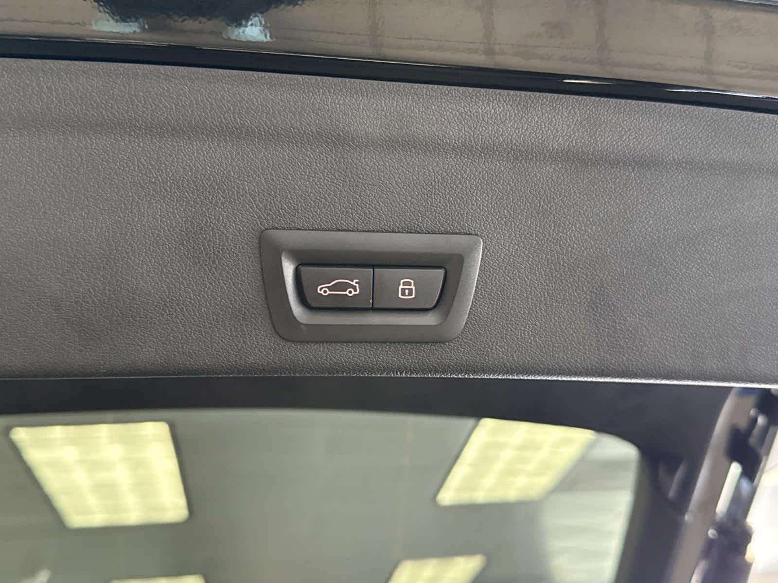 2025 BMW X6 xDrive40i