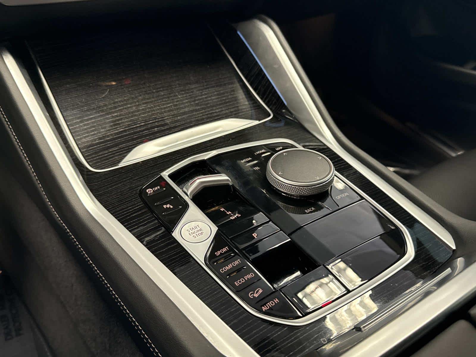 2025 BMW X6 xDrive40i