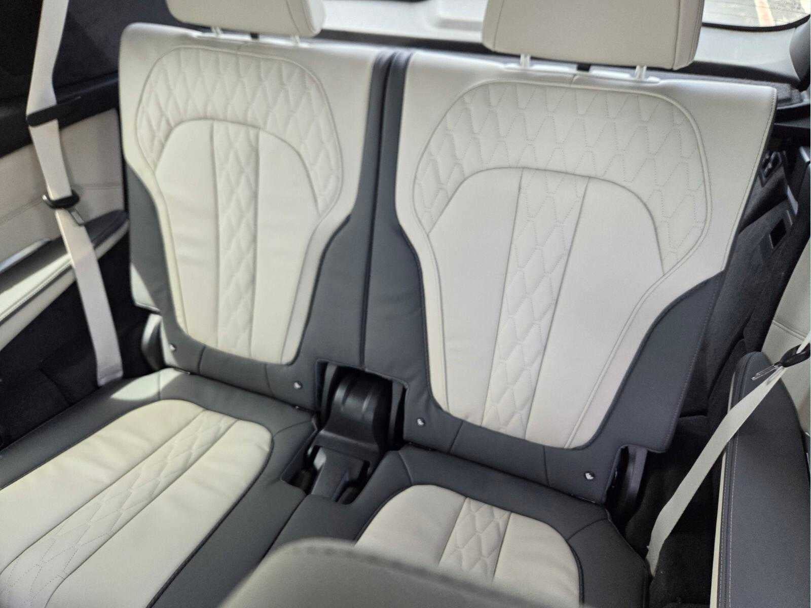 2026 BMW ALPINA XB7 ALPINA XB7