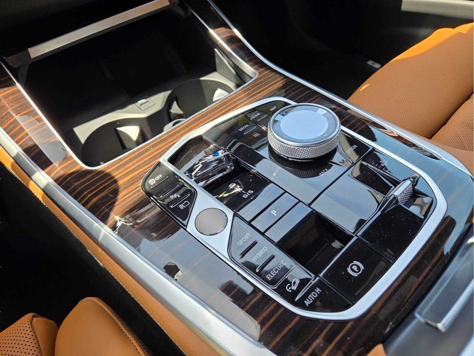 2026 BMW X5 xDrive50e xDrive50e