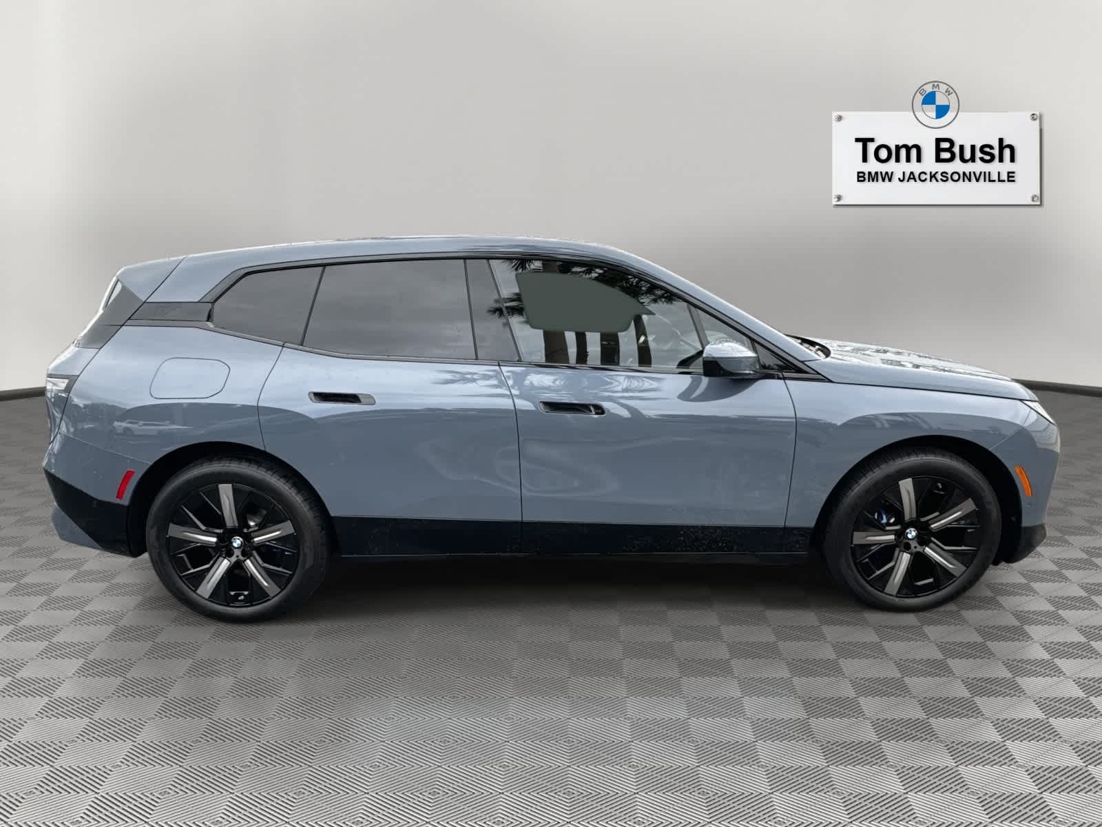 2025 BMW iX xDrive50