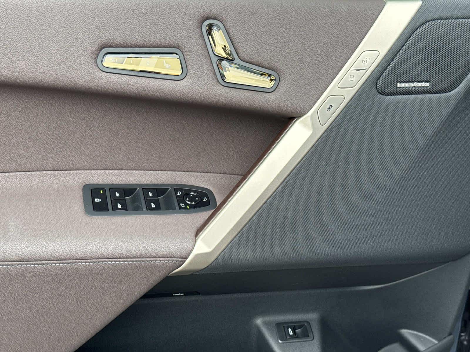 2025 BMW iX xDrive50