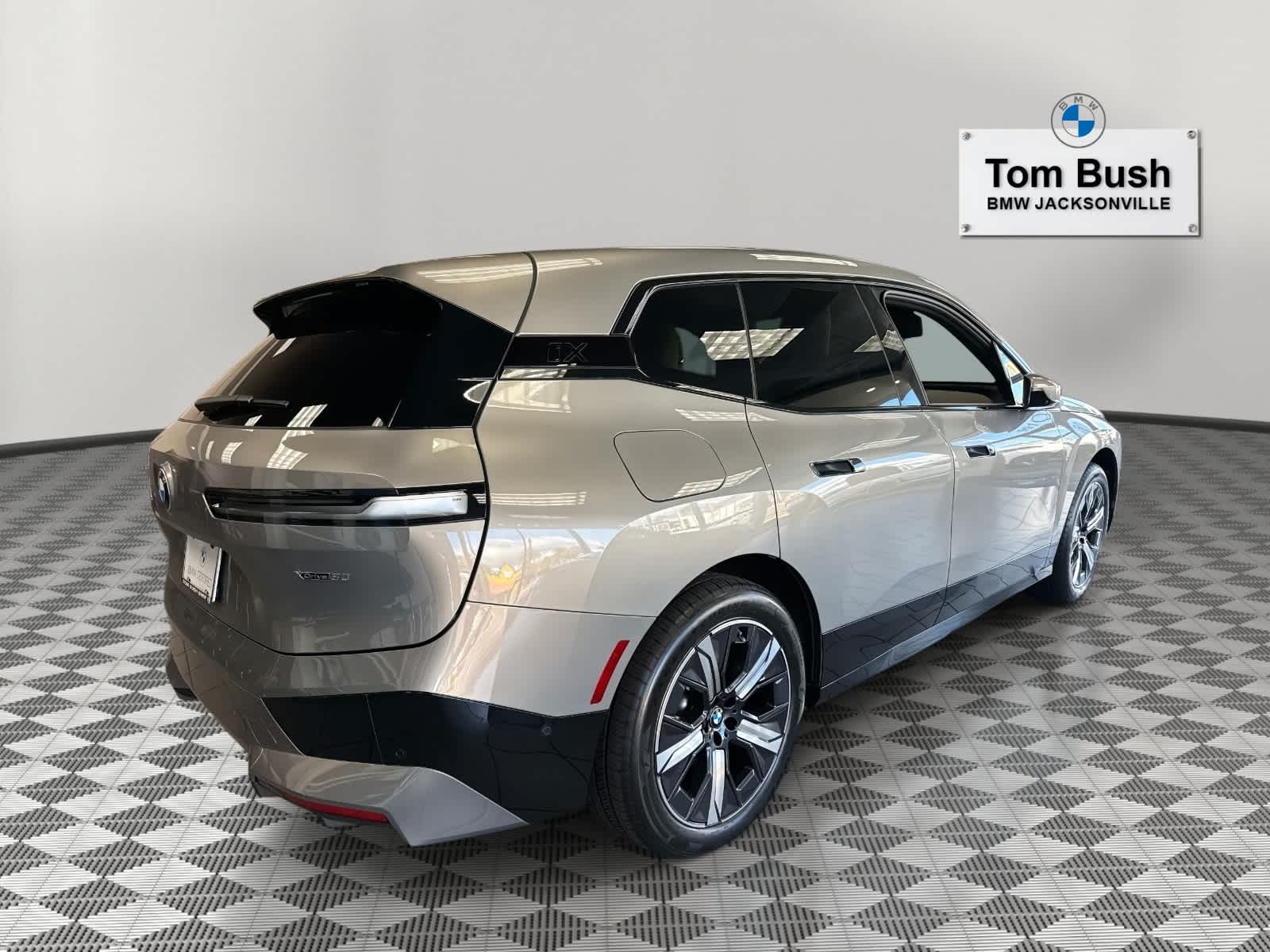 2025 BMW iX xDrive50