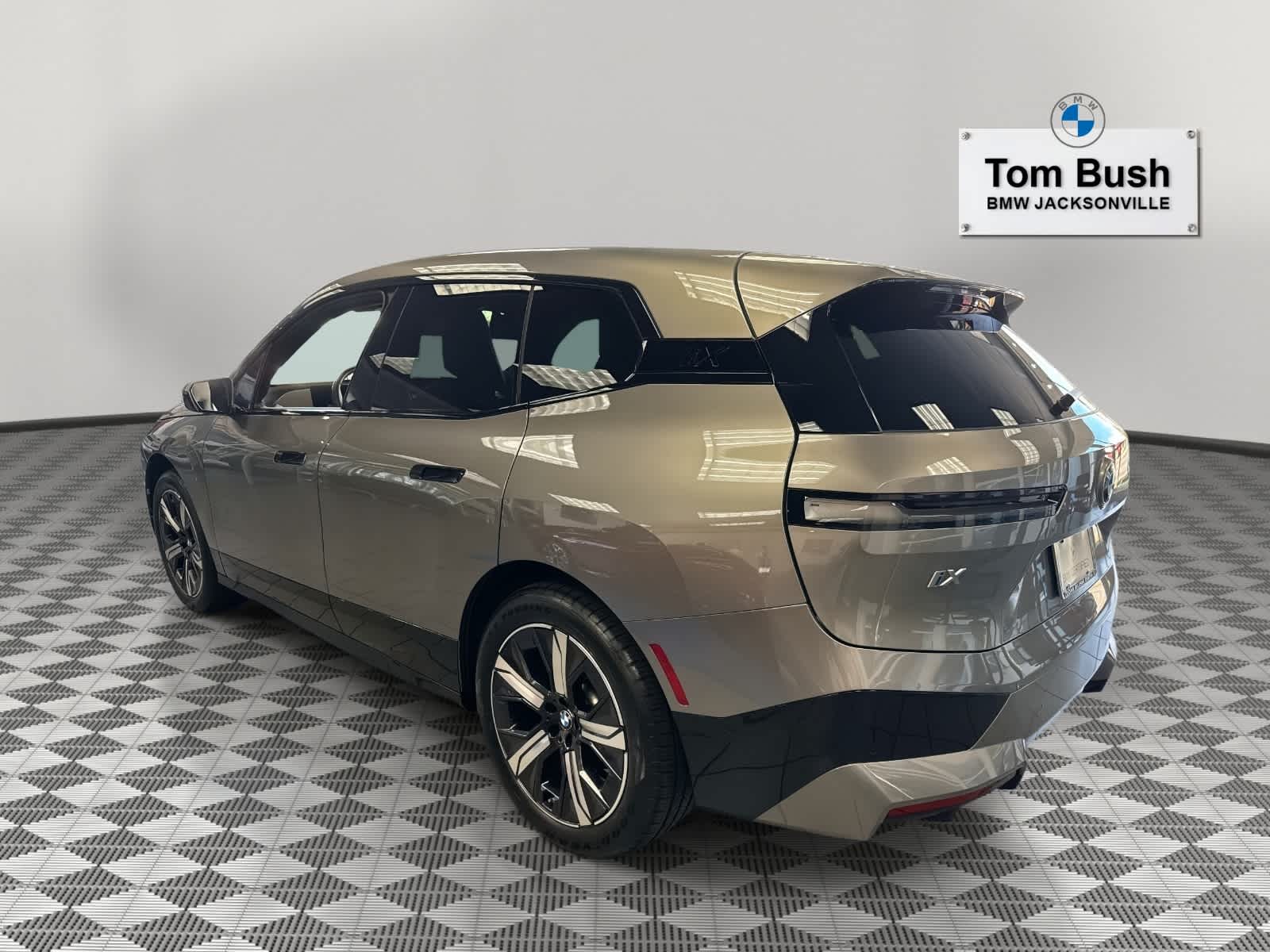 2025 BMW iX xDrive50