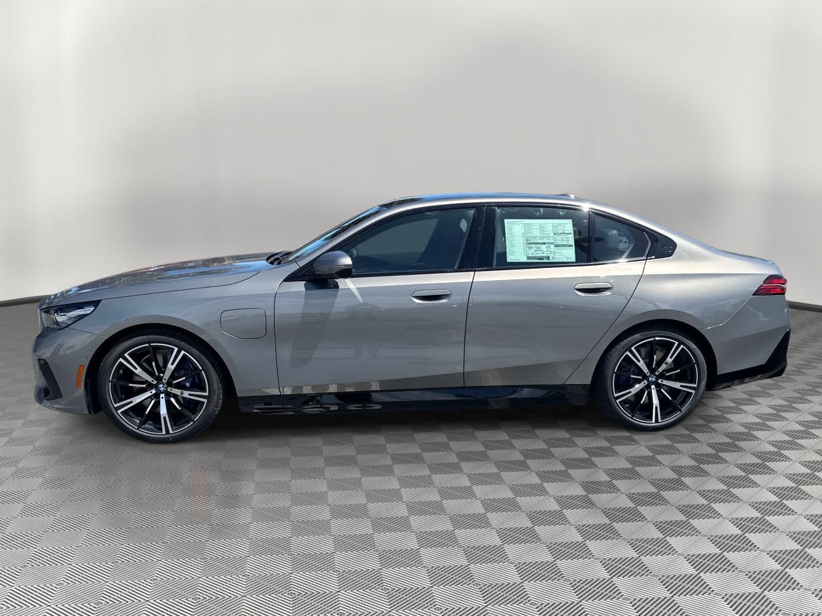 2026 BMW 550e xDrive 550e xDrive