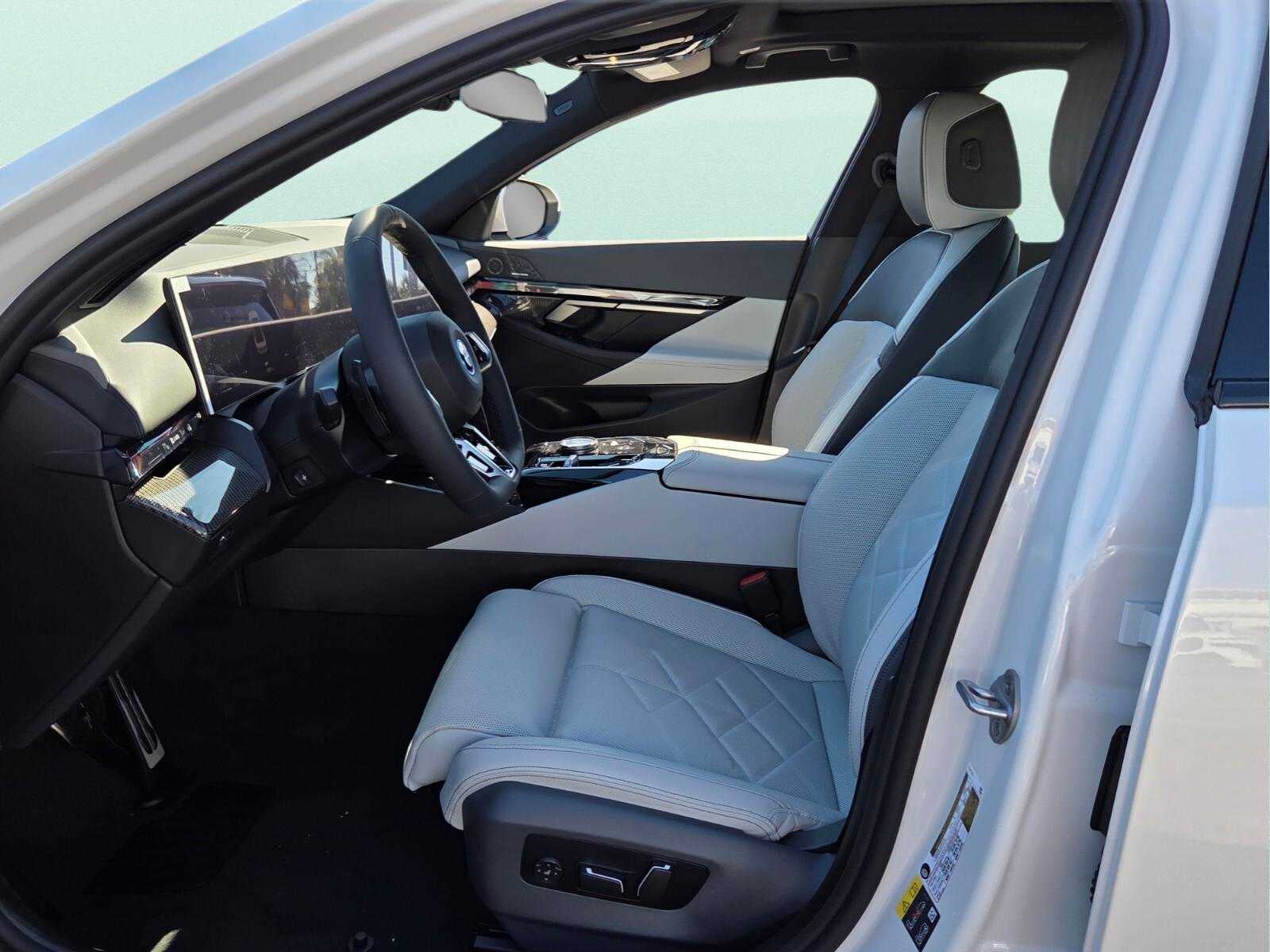 2027 BMW 550e xDrive 550e xDrive