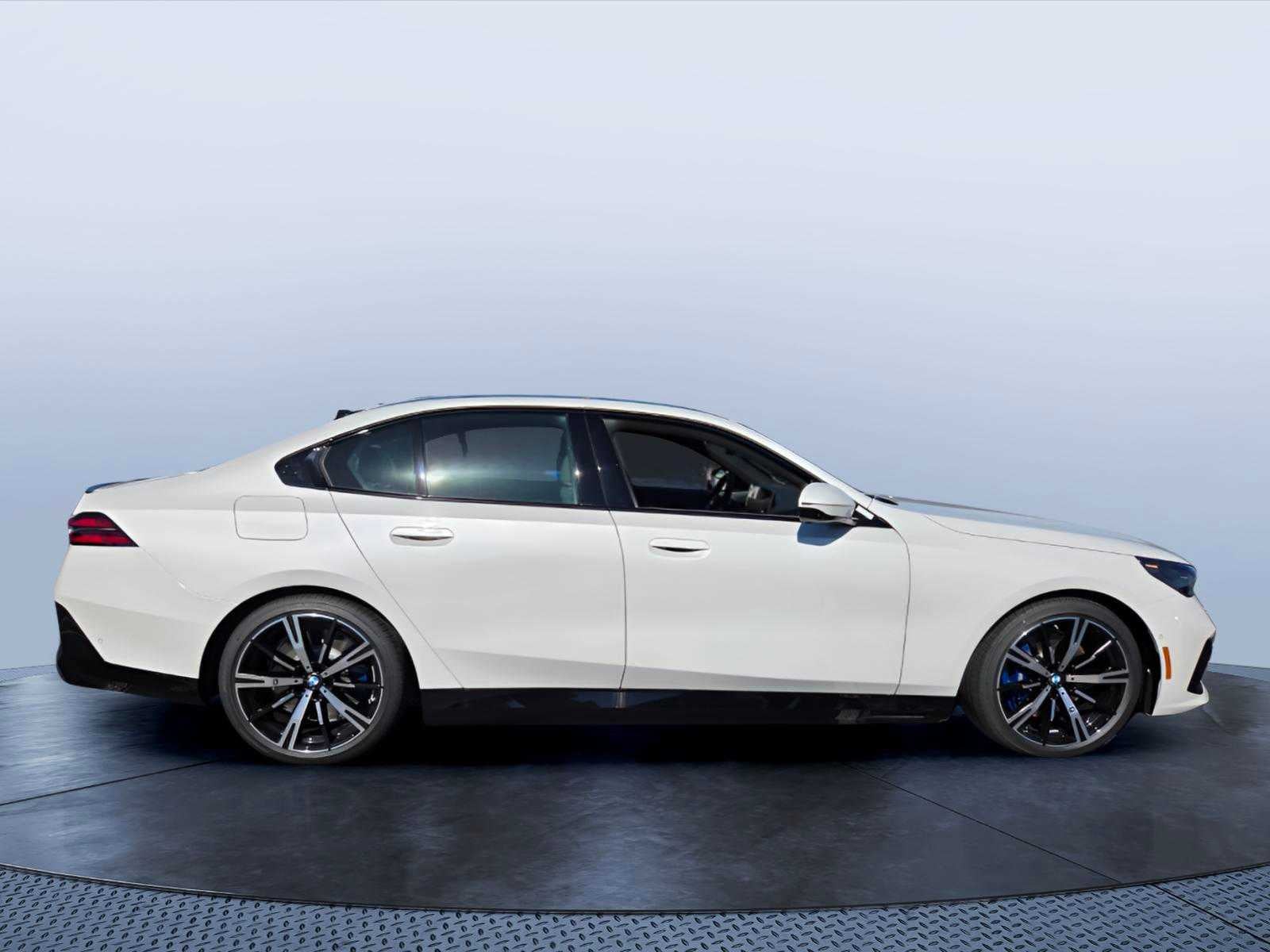 2027 BMW 550e xDrive 550e xDrive