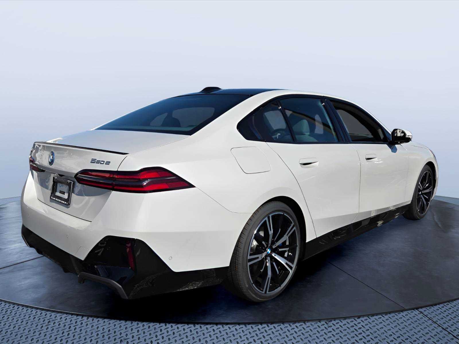 2027 BMW 550e xDrive 550e xDrive
