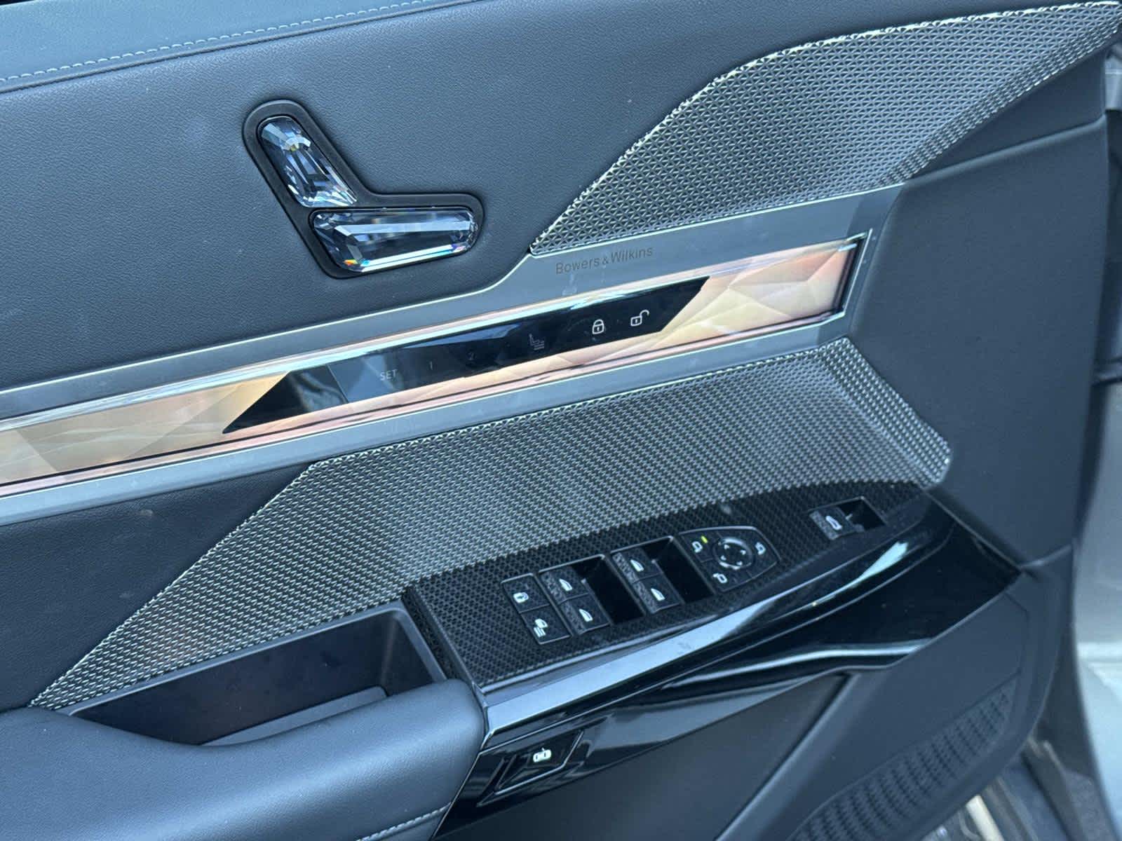 2023 BMW 7 Series 740i