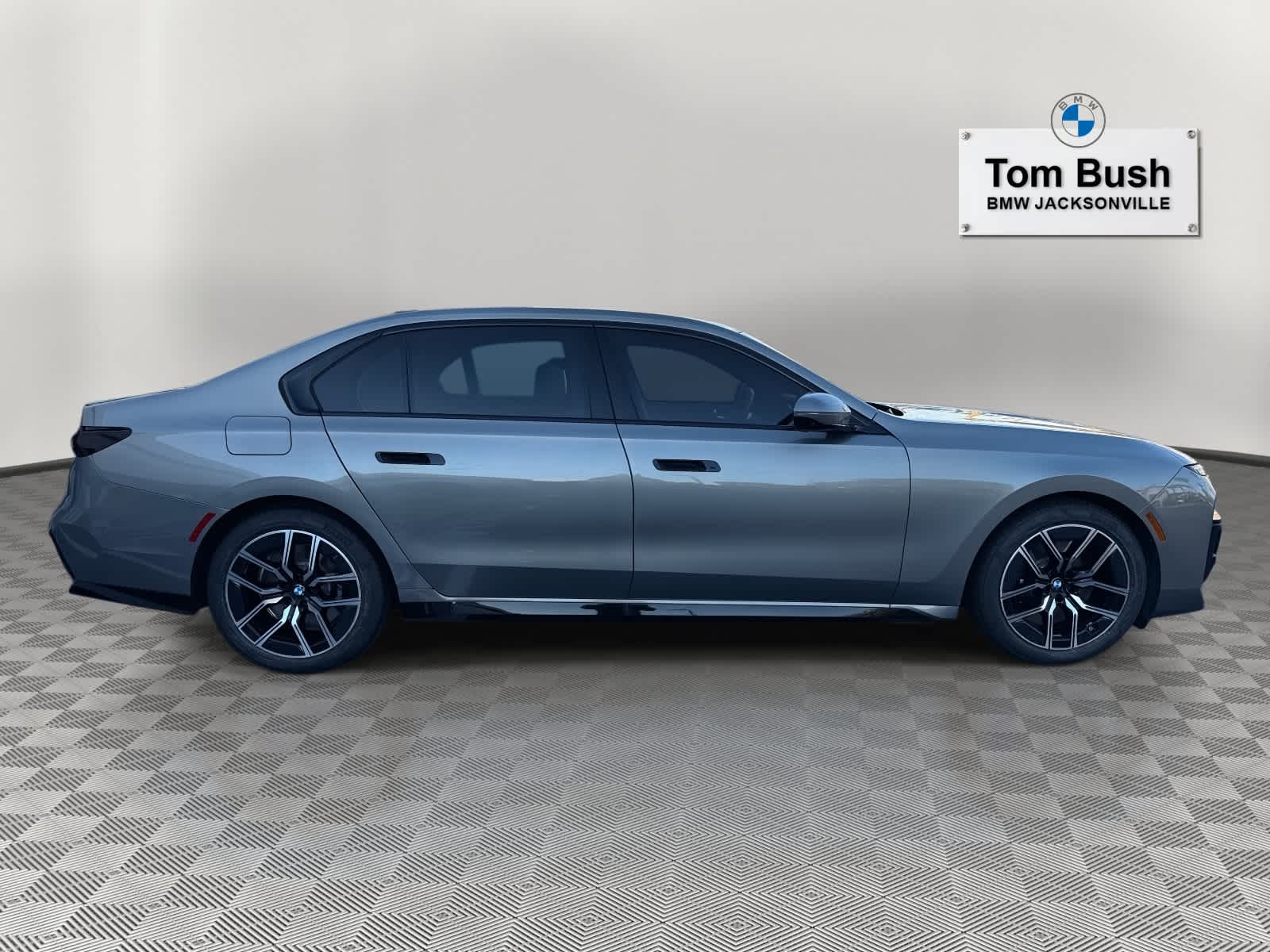 2023 BMW 7 Series 740i