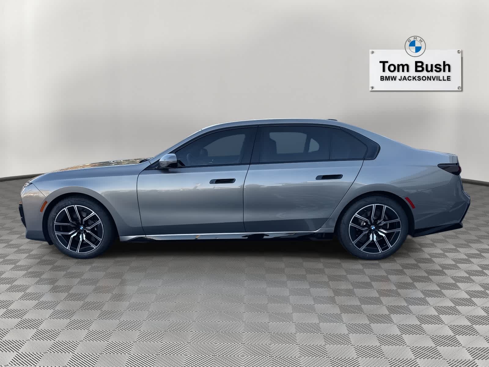 2023 BMW 7 Series 740i