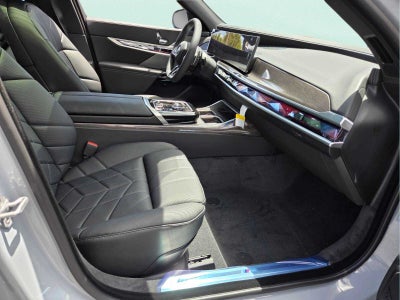 2026 BMW 740i 740i