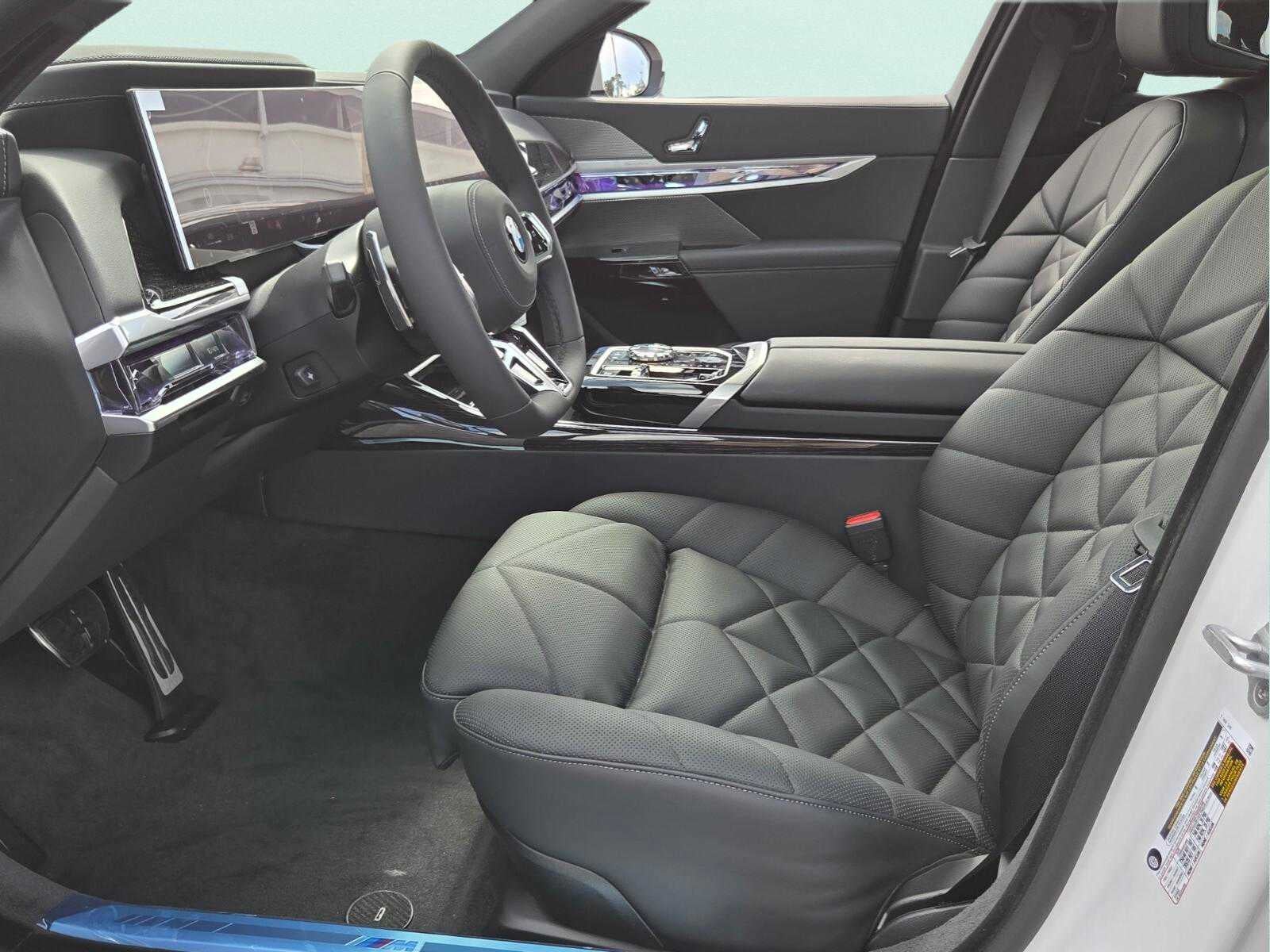 2026 BMW 740i 740i
