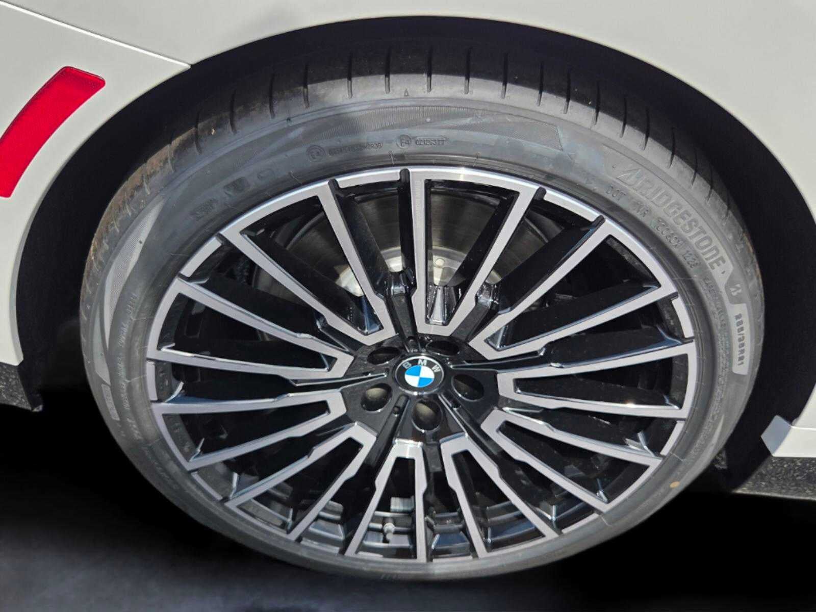 2026 BMW 740i 740i