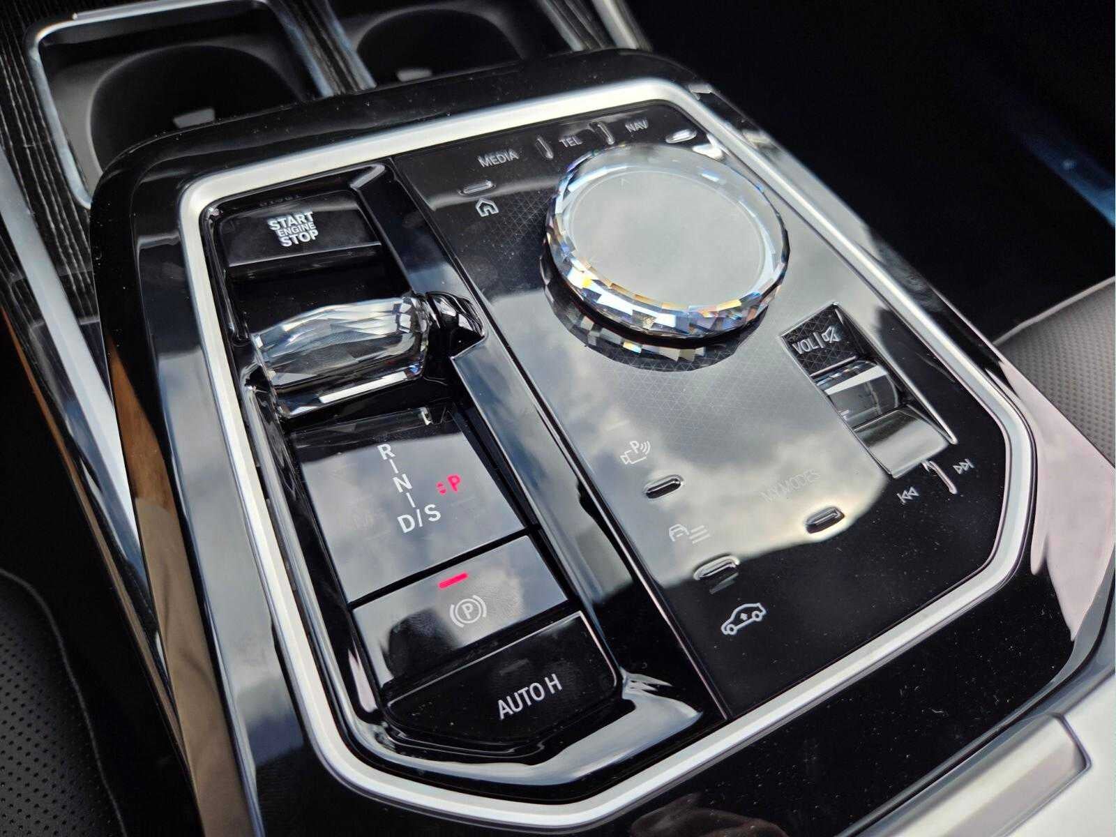 2026 BMW 740i 740i