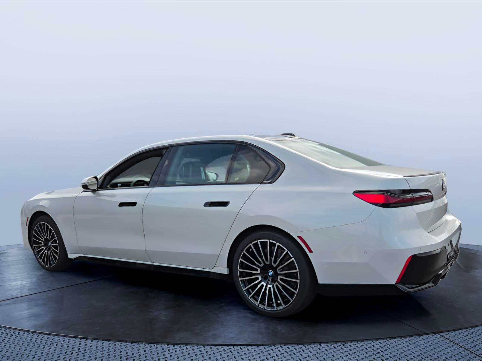 2026 BMW 740i 740i