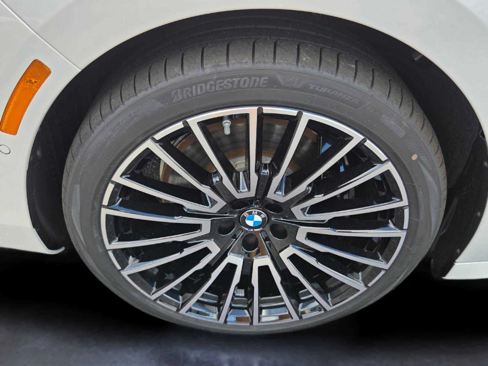 2026 BMW 740i 740i