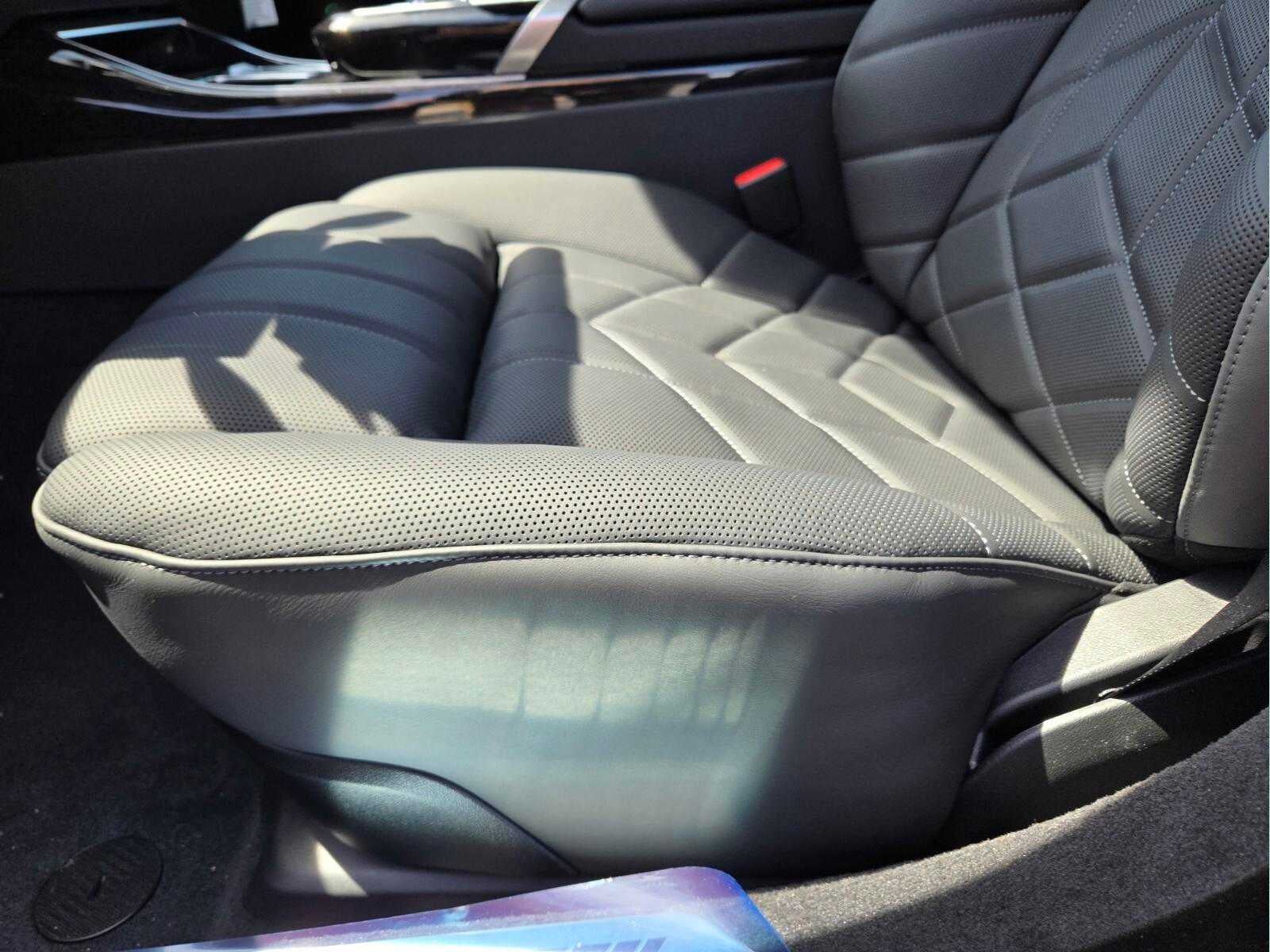 2026 BMW 750e xDrive 750e xDrive