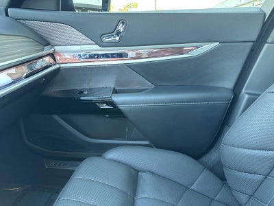 2025 BMW 7 Series 750e xDrive