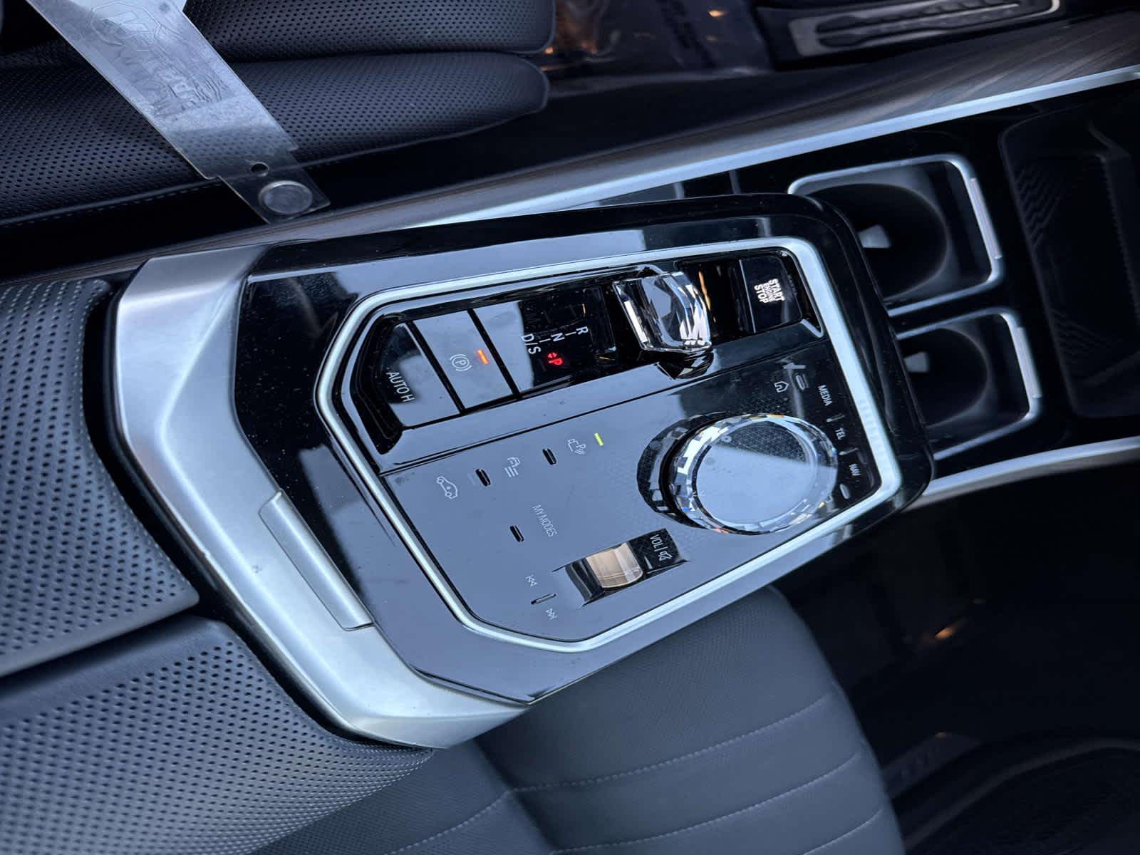 2025 BMW 7 Series 750e xDrive