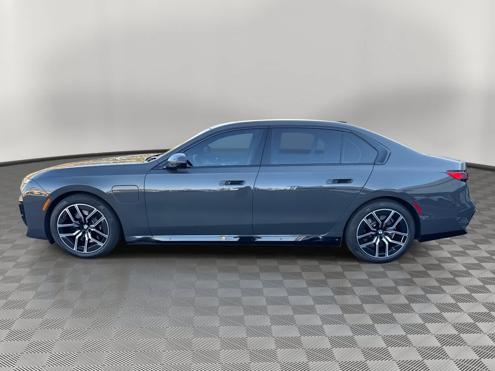 2025 BMW 7 Series 750e xDrive