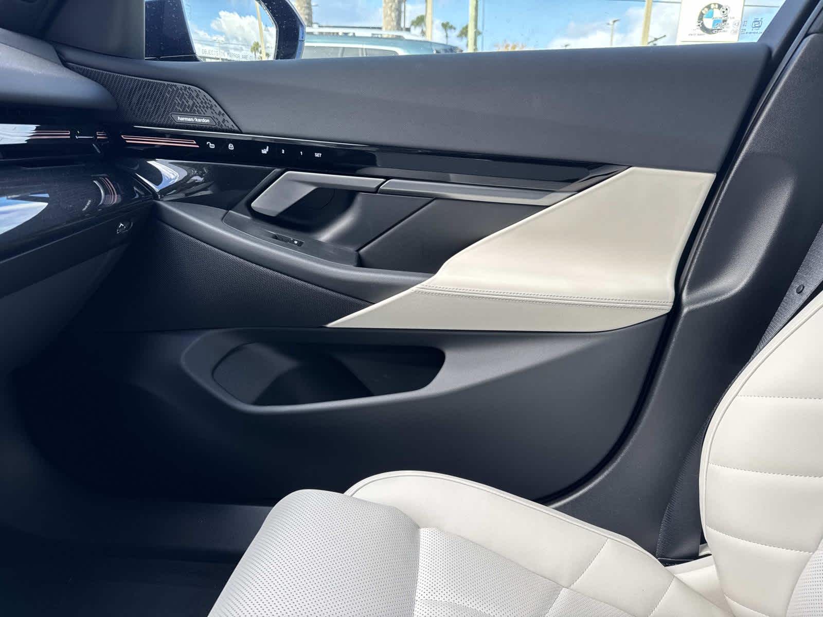 2025 BMW 5 Series 530i