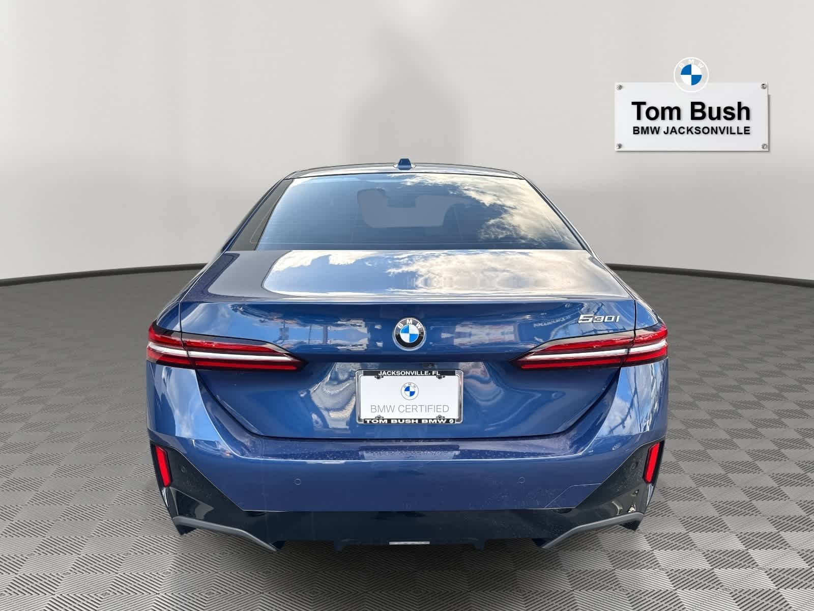 2025 BMW 5 Series 530i