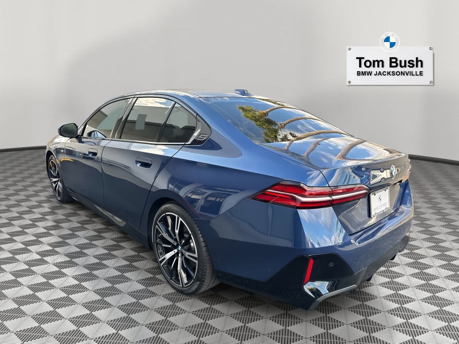 2025 BMW 5 Series 530i