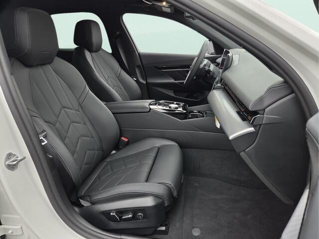 2026 BMW 530i 530i