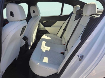 2027 BMW 530i 530i