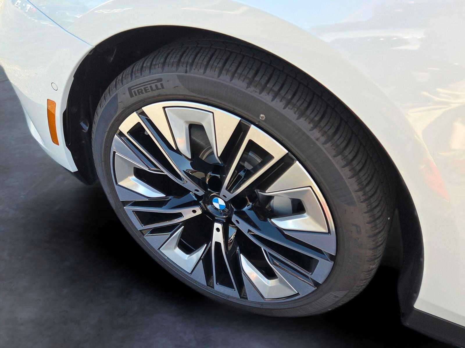 2027 BMW 530i 530i