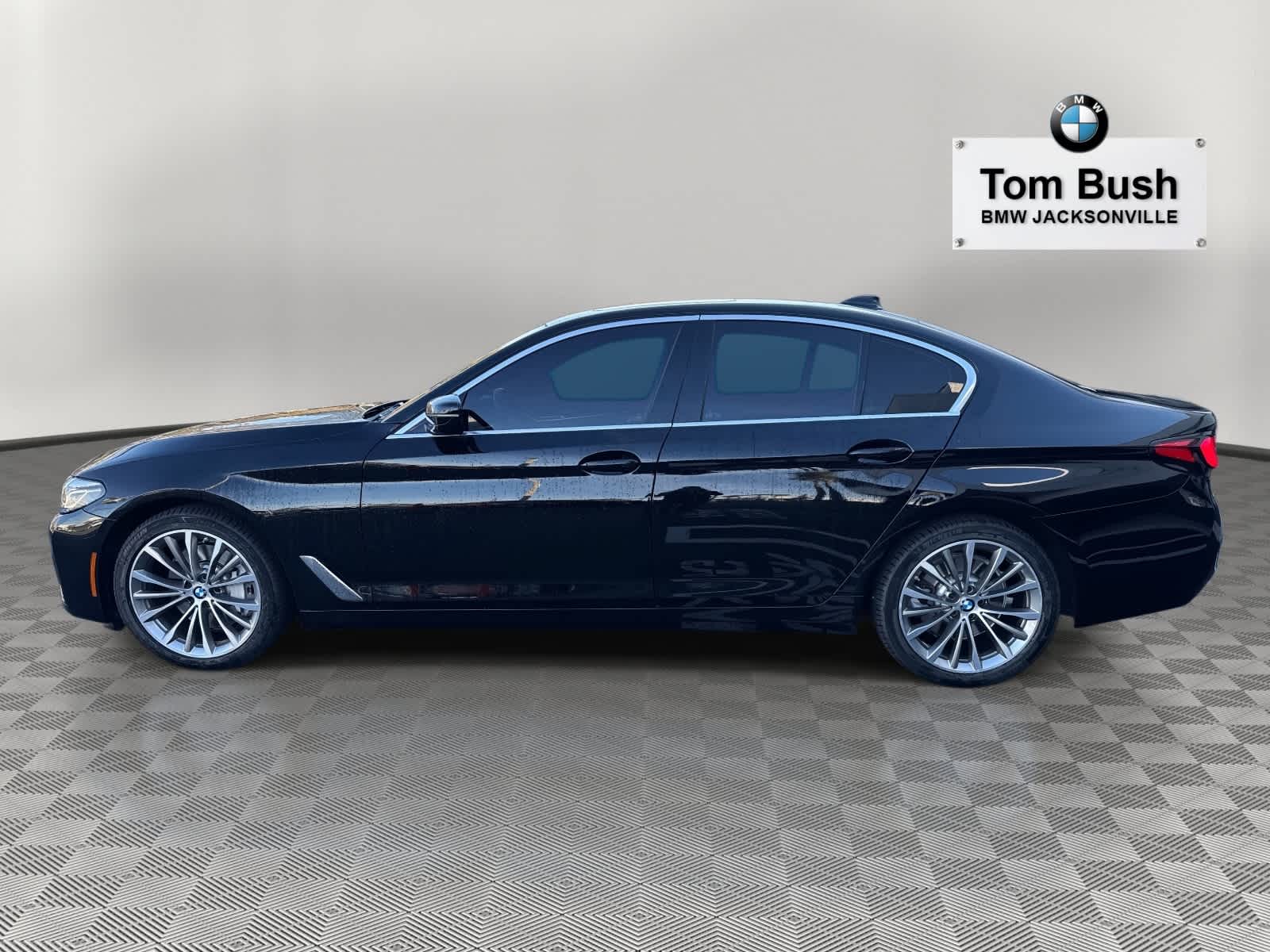 2023 BMW 5 Series 530i