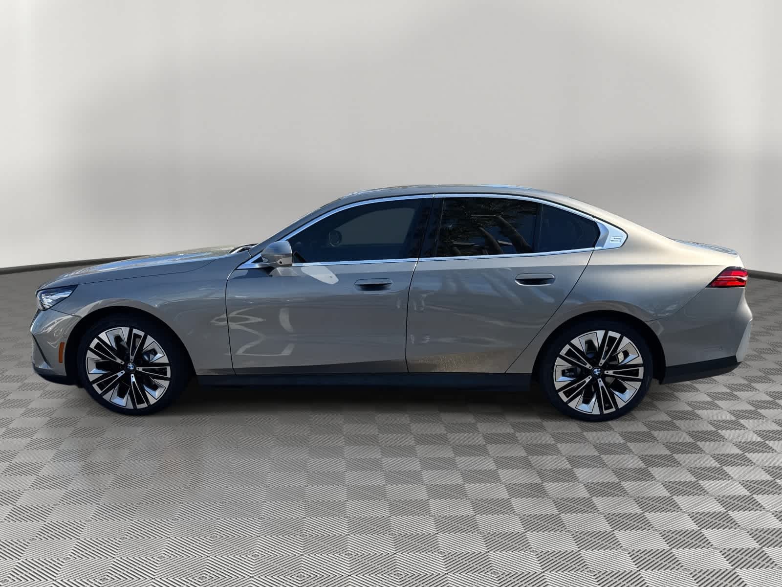 2025 BMW 5 Series 530i xDrive