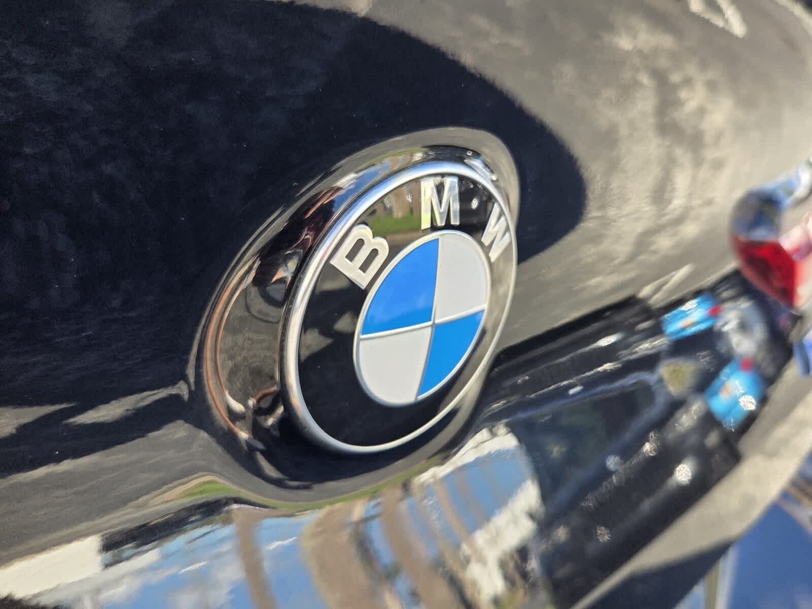 2025 BMW 8 Series M850i - Photo 16