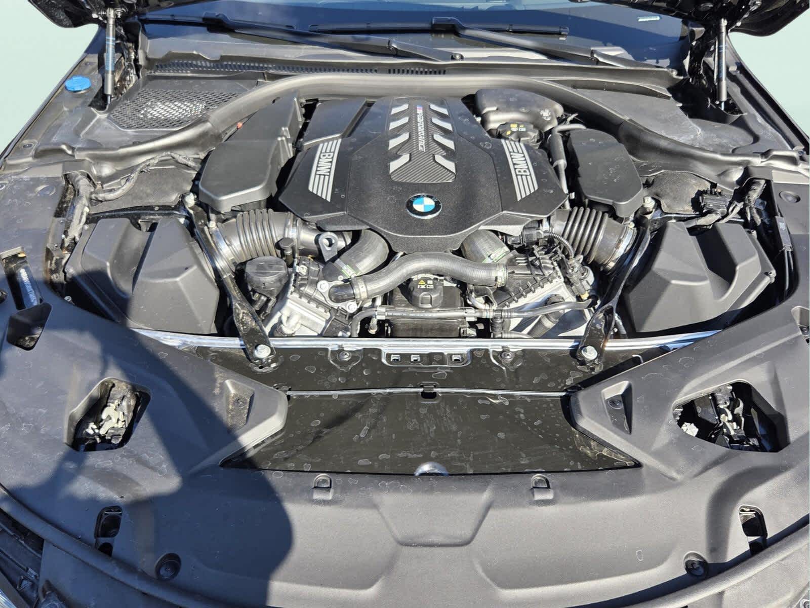 2025 BMW 8 Series M850i - Photo 23