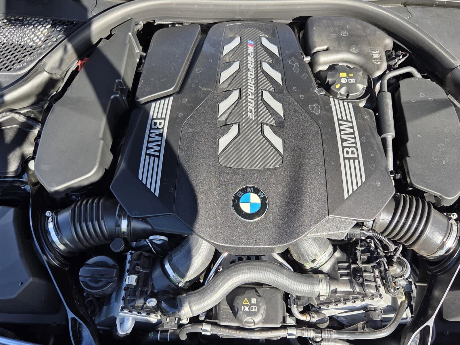 2025 BMW 8 Series M850i - Photo 24