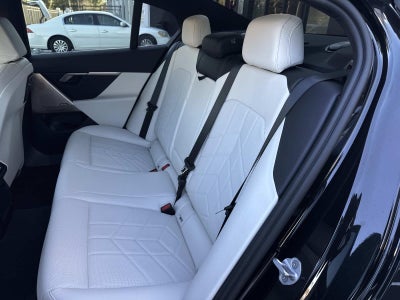 2025 BMW i5 eDrive40