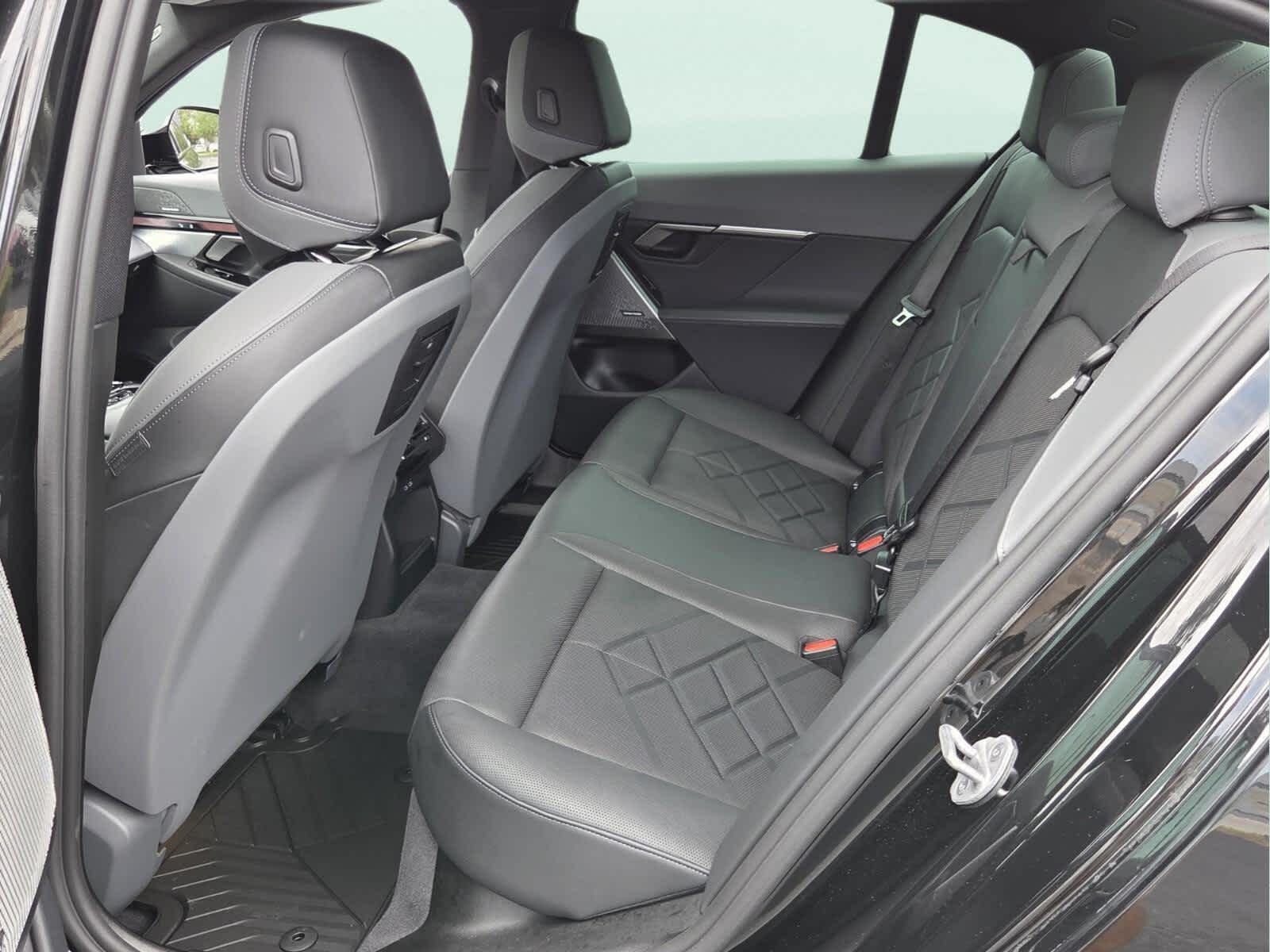 2026 BMW i5 40 - Photo 12