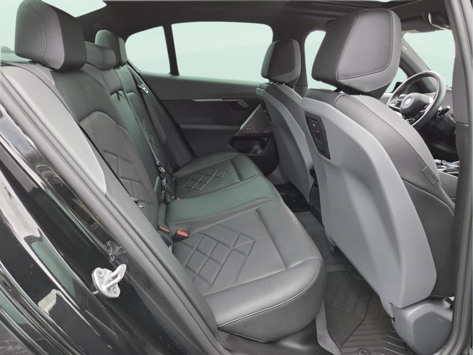 2026 BMW i5 40 - Photo 21