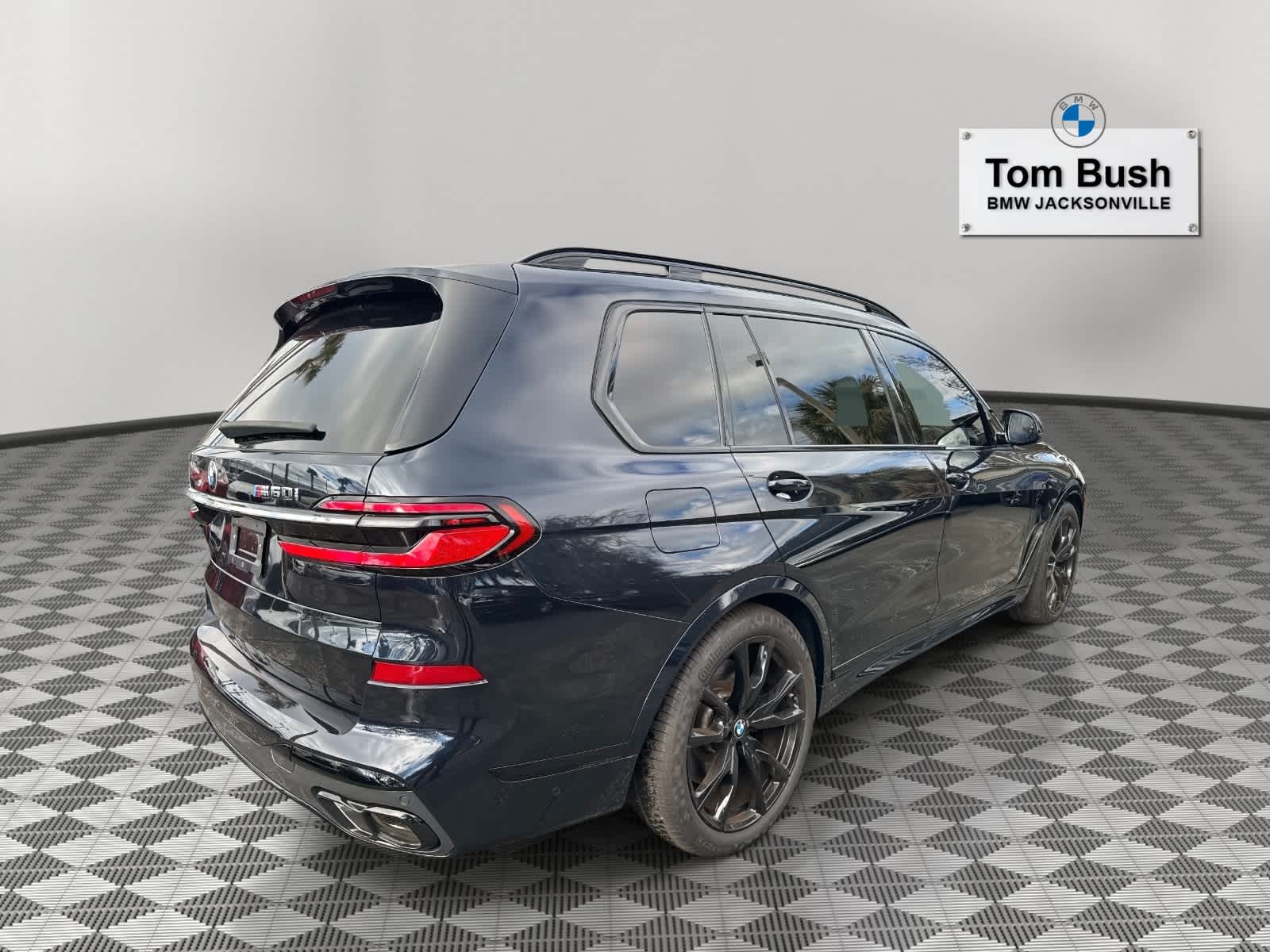 2024 BMW X7 M60i