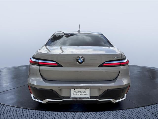 2023 BMW 740i 740i