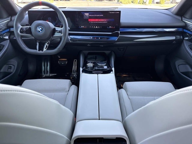 2025 BMW i5 M60