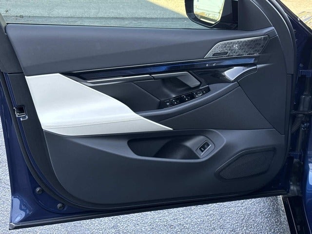 2025 BMW i5 M60