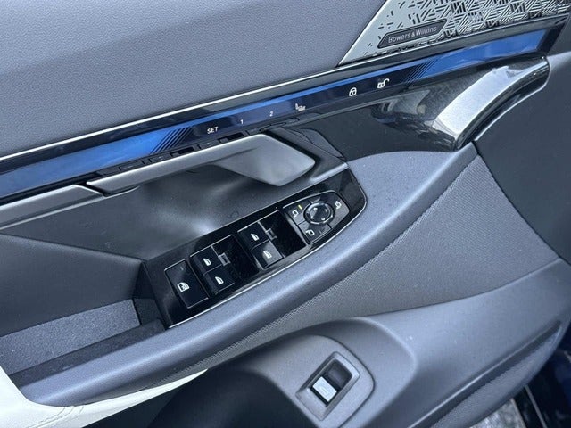 2025 BMW i5 M60